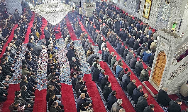 Vatandaşlar Dergah'a akın etti