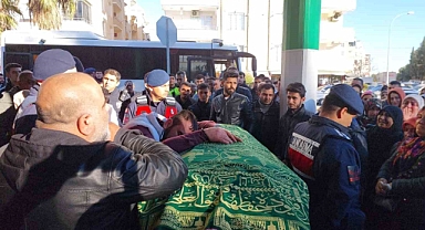 Yangında ölen 2 çocuk defnedildi, özel izinle cenazeye katılan baba gözyaşlarına boğuldu