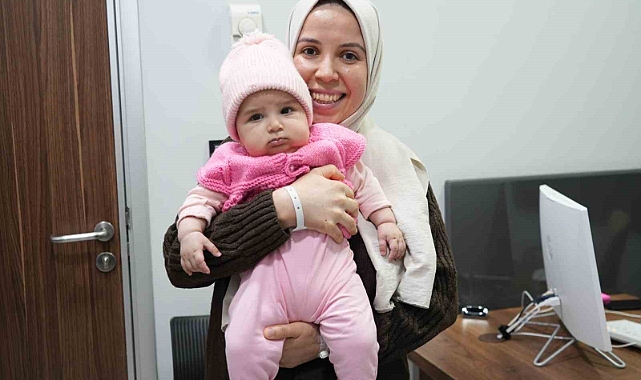 Anne ve bebeği birbirine bağlayan ameliyat