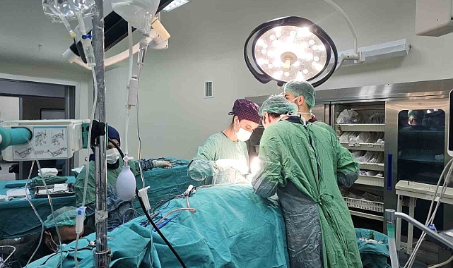Annesinin tedavisi için hastaneye başvuran kişi kanser olduğunu öğrendi