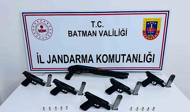 Bir adrese yapılan aramada silah ve mermi ele geçirildi