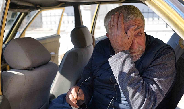 Sosyal medyadan tanışıp evlenen 62 yaşındaki adam, 4 aydır hayatını arabasının içinde geçiriyor