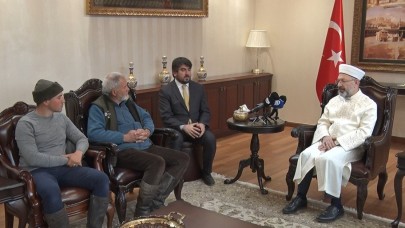 Erbaş, at sırtında hac yolculuğuna çıkan 2 arkadaşı kabul etti