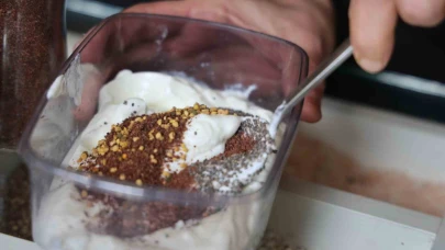 Üzüm çekirdeği tozu ve yoğurttan elde edilen doğal antioksidan