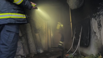 komşu şehir' de çikan yangında 5 kişi dumandan etkilendi