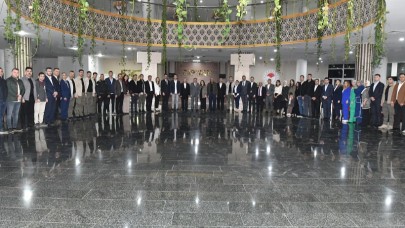 Vali Şıldak, personeli ile iftar yaptı