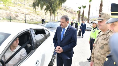Vali Şıldak, sürücülere temel kuralları anımsattı