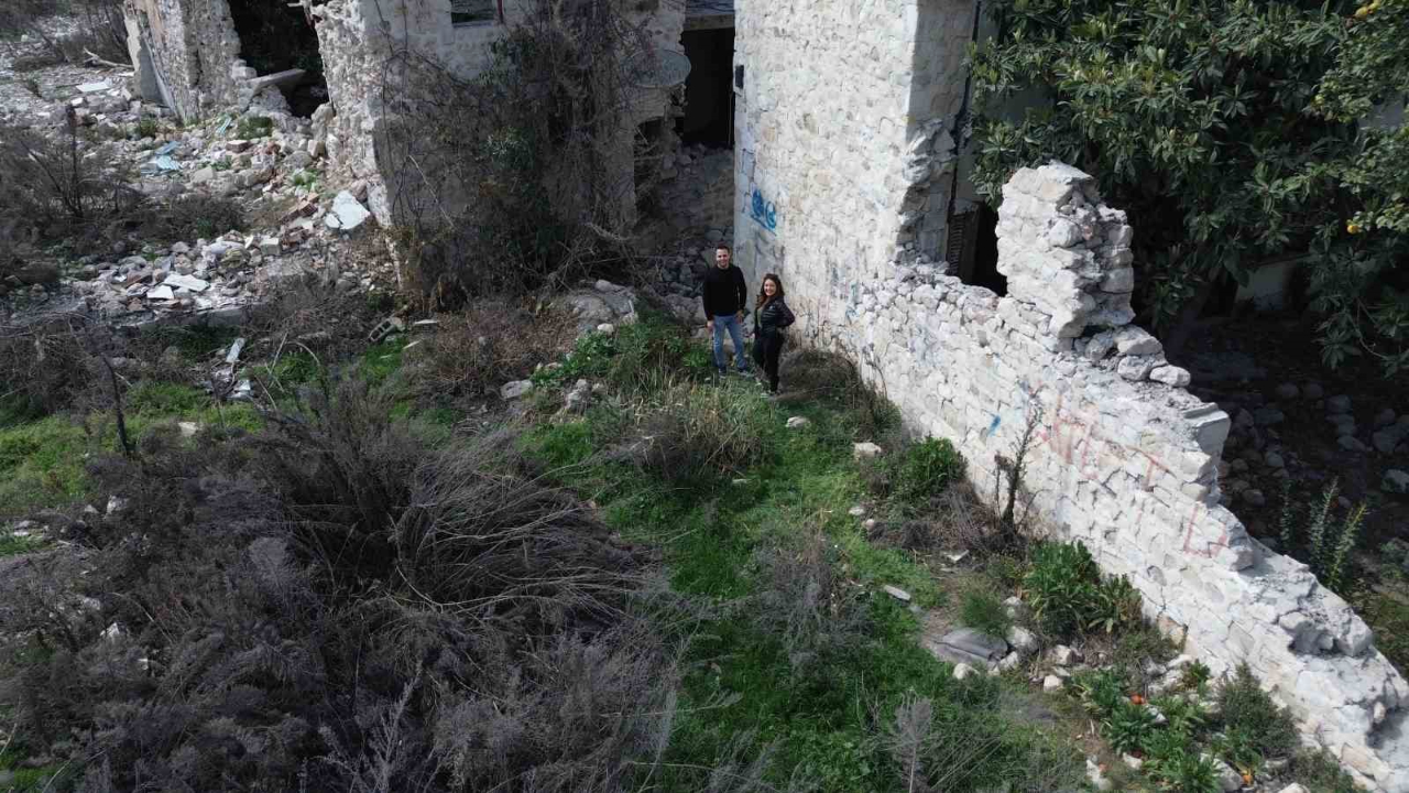 Enkaz üzerinde gelen evlilik teklifi duygulandırdı