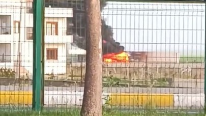 Akaryakıt doldurulan iki tır alev alev yandı: 2 yaralı