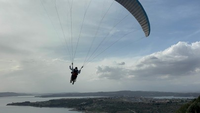83 yaşında yamaç paraşütü ile uçtu