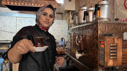Erkeklerin egemen olduğu çay ocağı sektörüne kadın girişimci dokunuşu