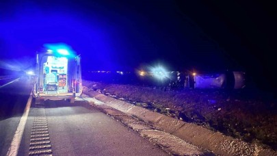 Kontrolden çıkan minibüs takla attı: 3 yaralı