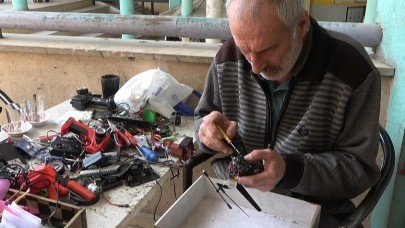 Şoförlüğü bıraktı, 10 yıldır oyuncak tamir ediyor