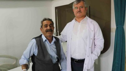 4 damarı kapalı olan ve bir gözünü kaybetme riski bulunan hasta ameliyatla sağlığına kavuştu