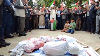 Cuma namazı sonrası gözyaşları sel oldu