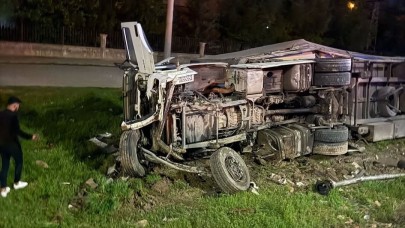 Mardin’de tır ile hafif ticari araç çarpıştı: 6 yaralı