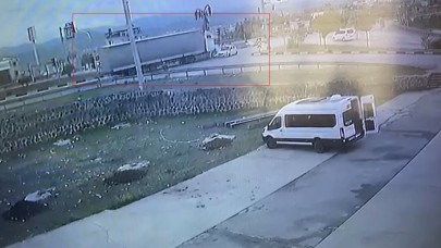 Tır ile çarpışan otomobildeki anne-oğul hayatını kaybetti