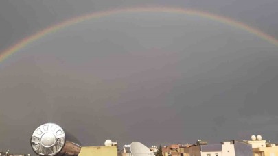 Şanlıurfa'da gökkuşağı mest etti