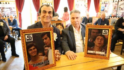 Hababam Sınıfı 50’nci yılını kutladı: Yarım asır sonra aynı sıralara oturdular