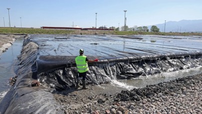 Bakan Kurum: "1,1 milyon metreküp dip çamurunu deniz suyundan bertaraf ettik"