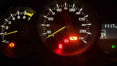 Oto tamir ustası, arıza ikaz ışıklarının dikkate alınması uyarısında bulundu