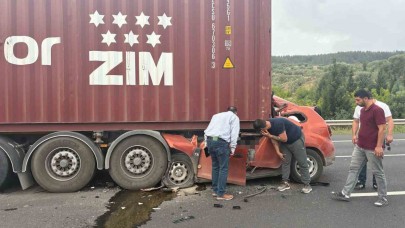 Otomobil tıra arkadan çarptı: 1 ölü