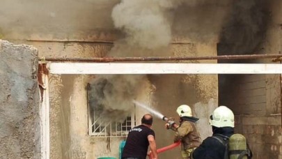 Ev yangını itfaiye ekiplerince söndürüldü