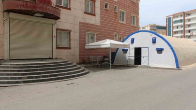 Evlat nöbetini sürdüren ailelerden çocuklarına çağrı: "Silahları bırakın gelin"