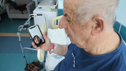 Geçirdiği rahatsızlık ana dilini unutturdu