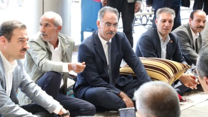 Eyyübiye Belediye Başkanı Kuş, İlçe Merkezi ve Kırsalda Talepleri Dinleyip Talimat Verdi