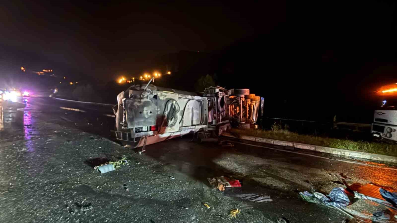 Mazot yüklü tanker devrildi