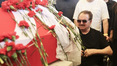 Tatlıses göz yaşlarına hakim olamadı