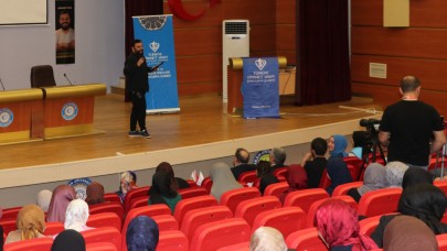 Urfalı gençlere mutlu olmanın sırları anlatıldı