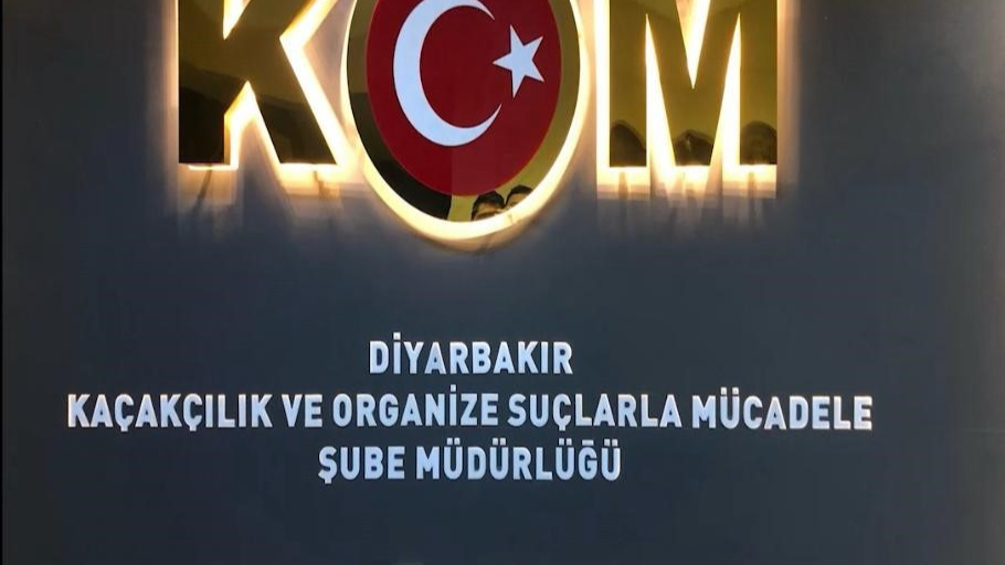 Nisanda çok sayıda kaçak ürün ele geçirildi: 5 tutuklama