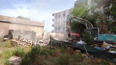 Şanlıurfa’da ilginç yıkım