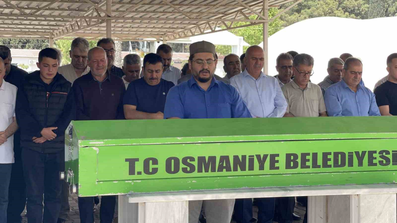 Kocası tarafından öldürülen kadın gözyaşları arasında toprağa verildi