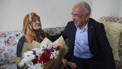 Ordulu 110 yaşındaki Hayriye nine, Anneler Günü’nde unutulmadı