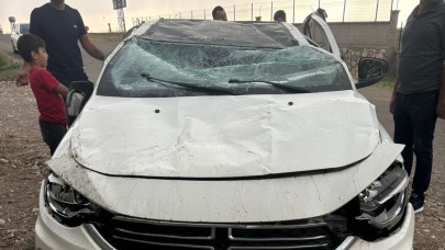 3 Metre Yükseklikten Uçan Otomobilde 3 Yaralı