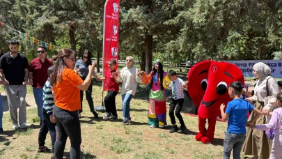 Atlar Şanlıurfa'da özel çocuklara terapi oluyor