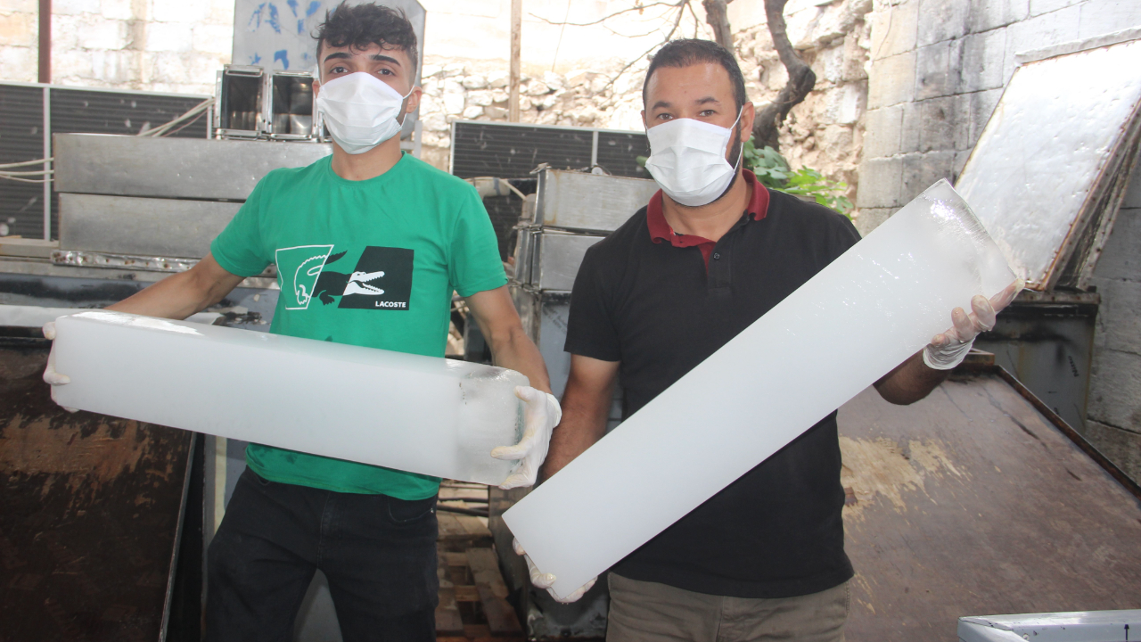 Günlük 100 Ton Buz Üretimiyle Şanlıurfa’da Sezon Açıldı