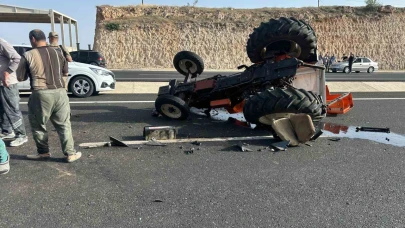 Traktör ile otomobil çarpıştı: 3 yaralı