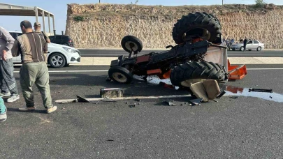 Traktör ile otomobil çarpıştı: 3 yaralı