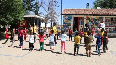 Haliliye'de çocukların duyguları oyunla gelişiyor