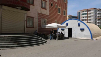 Evlat nöbetinde olan anne: "İnşallah barış olur, çocuklar eve döner"