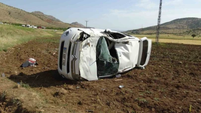 Kamyonet takla attı: 1 ölü, 2 yaralı