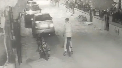 Çaldığı bisikleti beğenmeyince bırakıp motosikleti götürdü