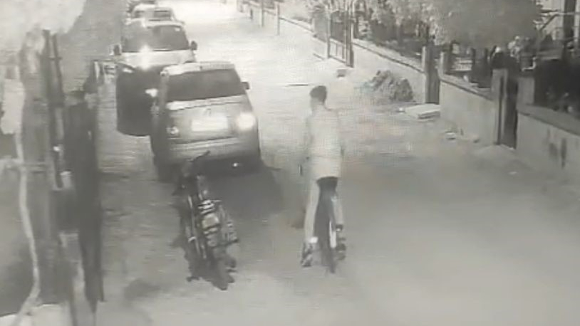 Çaldığı bisikleti beğenmeyince bırakıp motosikleti götürdü