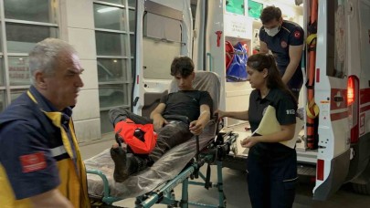 Motosikletten düşen genç yaralandı