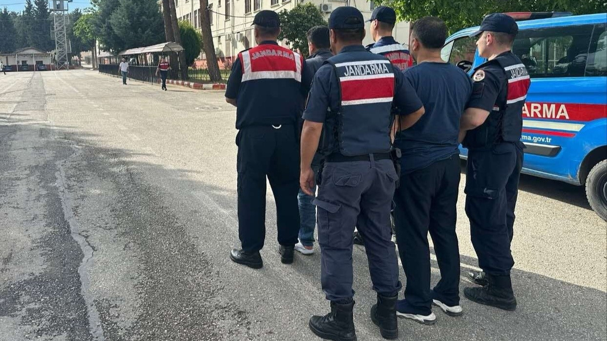Silah kaçakçılığı operasyonu: 2 tutuklama