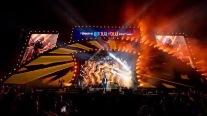 Bayhan, Kültür Yolu Festivali’nde Şanlıurfa’yı Salladı